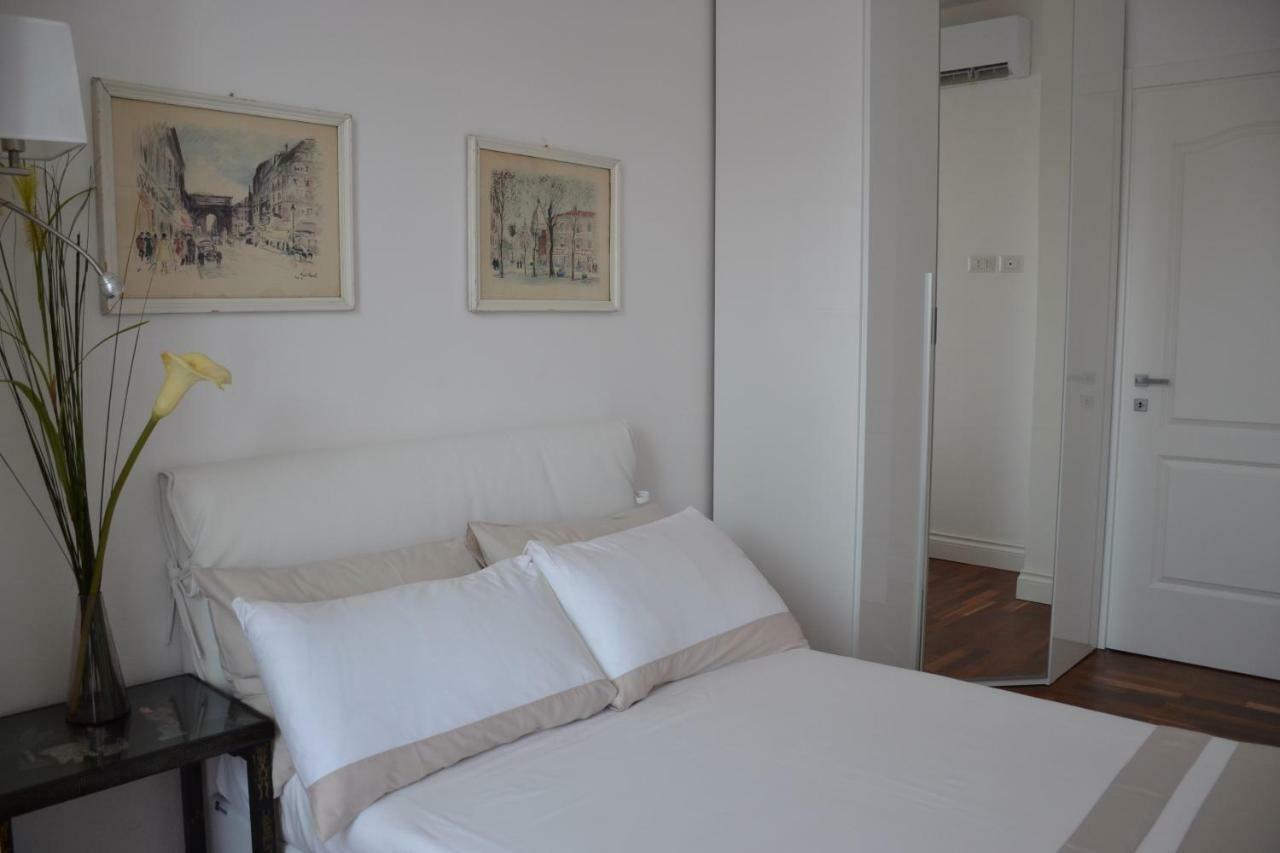 Apartment Via Delle Camelie 8 Milan